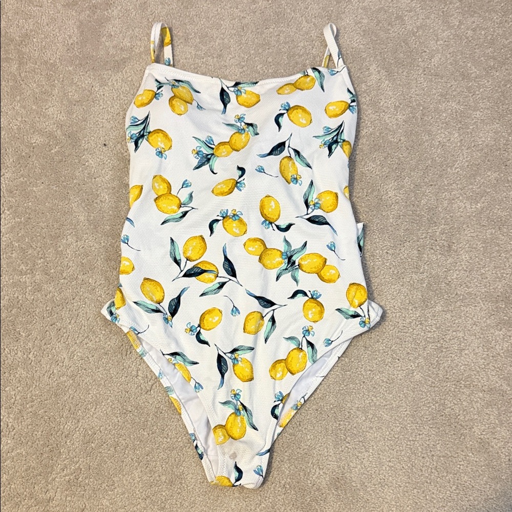 Jessica Simpson M one piece bathing suit 🩱